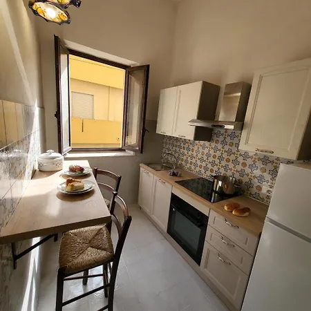The House - Arricriati